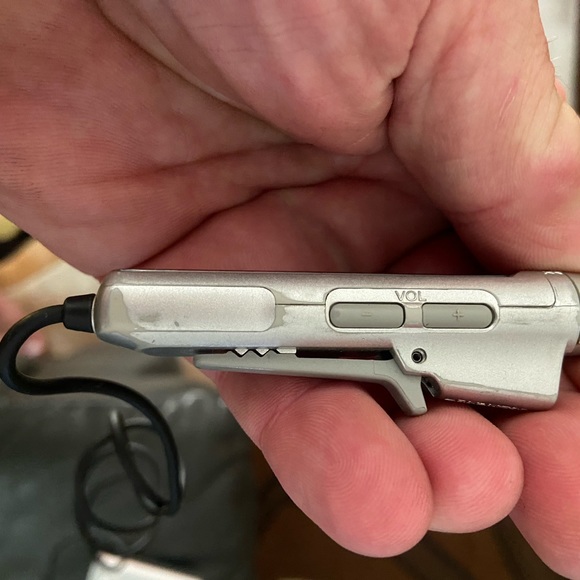 SONY MINIDISC WALKMAN! - Picture 10 of 16